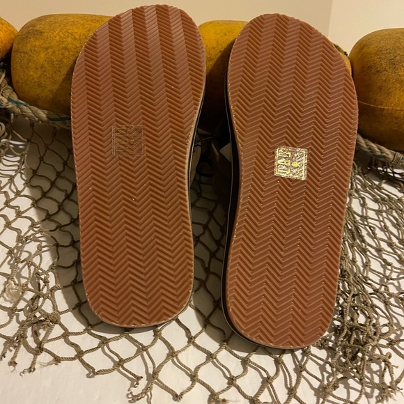 NWT Mens Chaps Brown Thong Sandals Flip Flops Size 8 - Picture 5 of 6